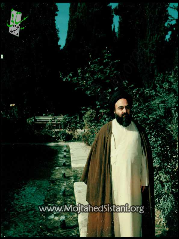تمثال آيت الله العظمي سيد محمود مجتهد سيستاني در سن 46 سالگي